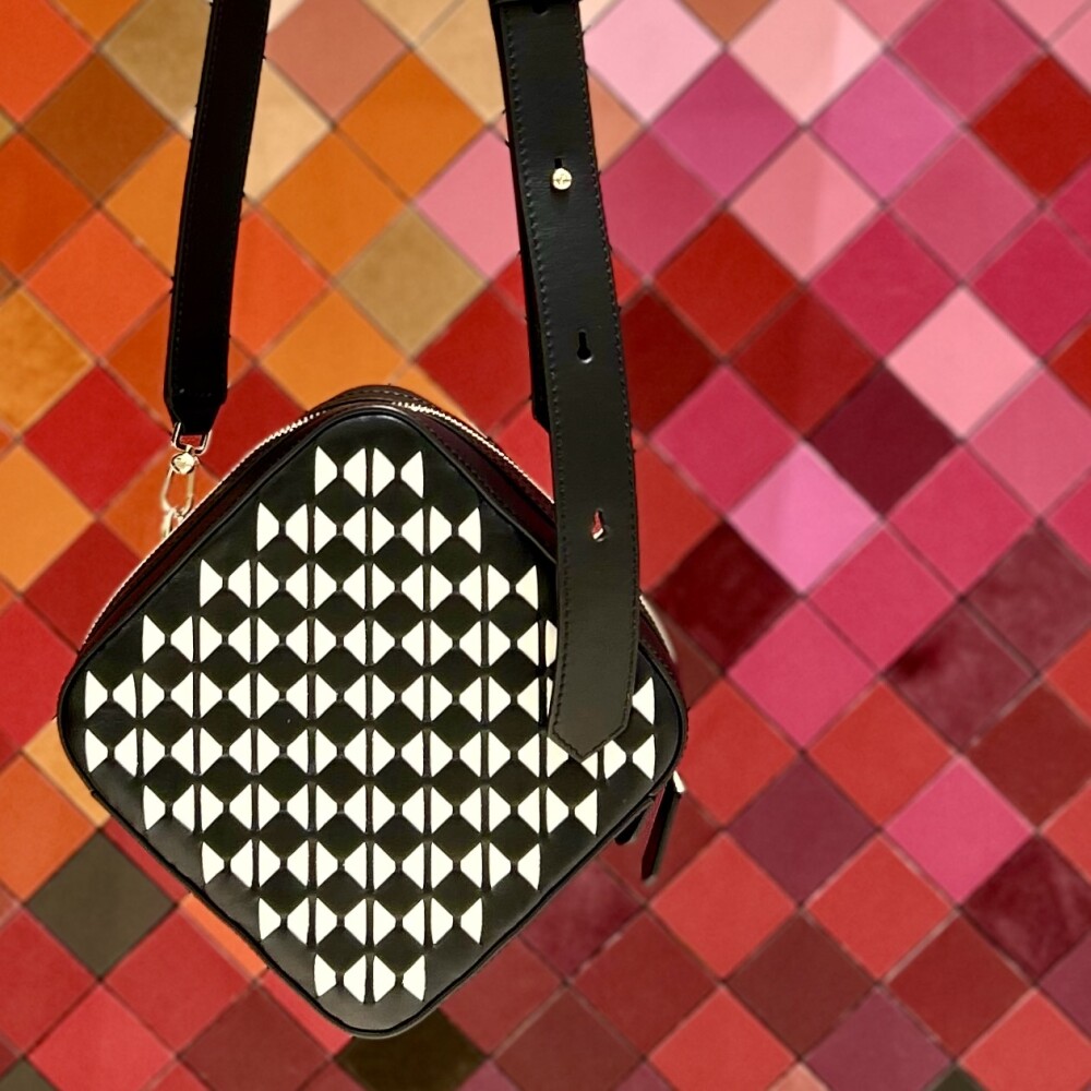 【新作】洗練されたデザインが魅力のBAG～MOSAICO PETRA CROSS BODYBAG～