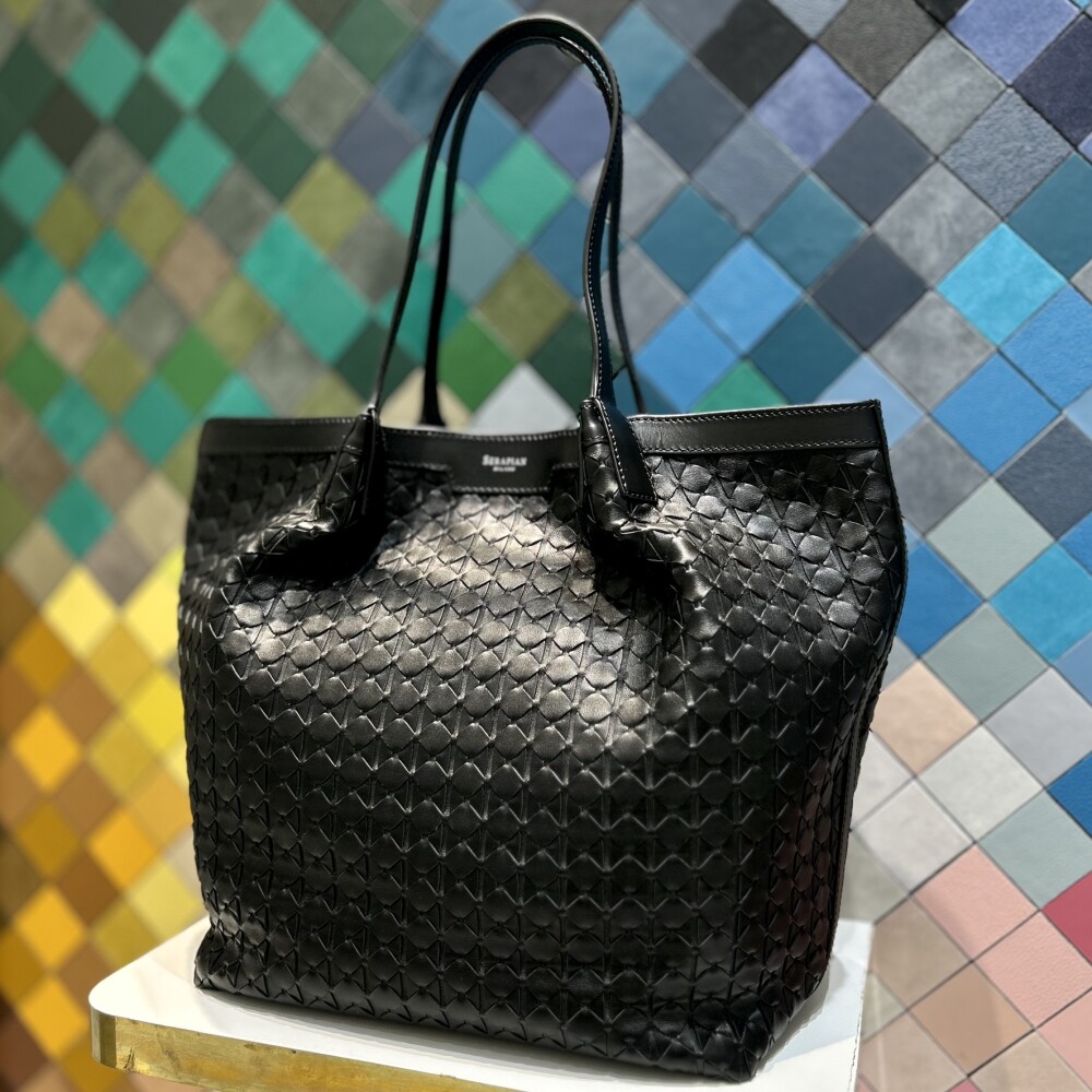 黒の美しさが際立つ～MOSAICO TOTEBAG～