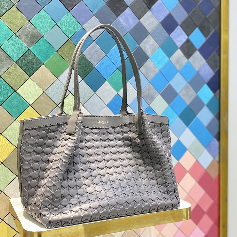 エレガントな装いを～MOSAICO SMALL SECRET BAG～