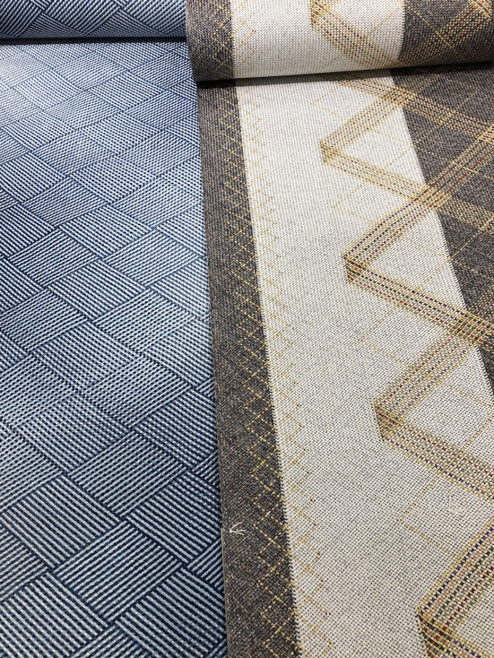 夏、ひと衣の帯入荷しております