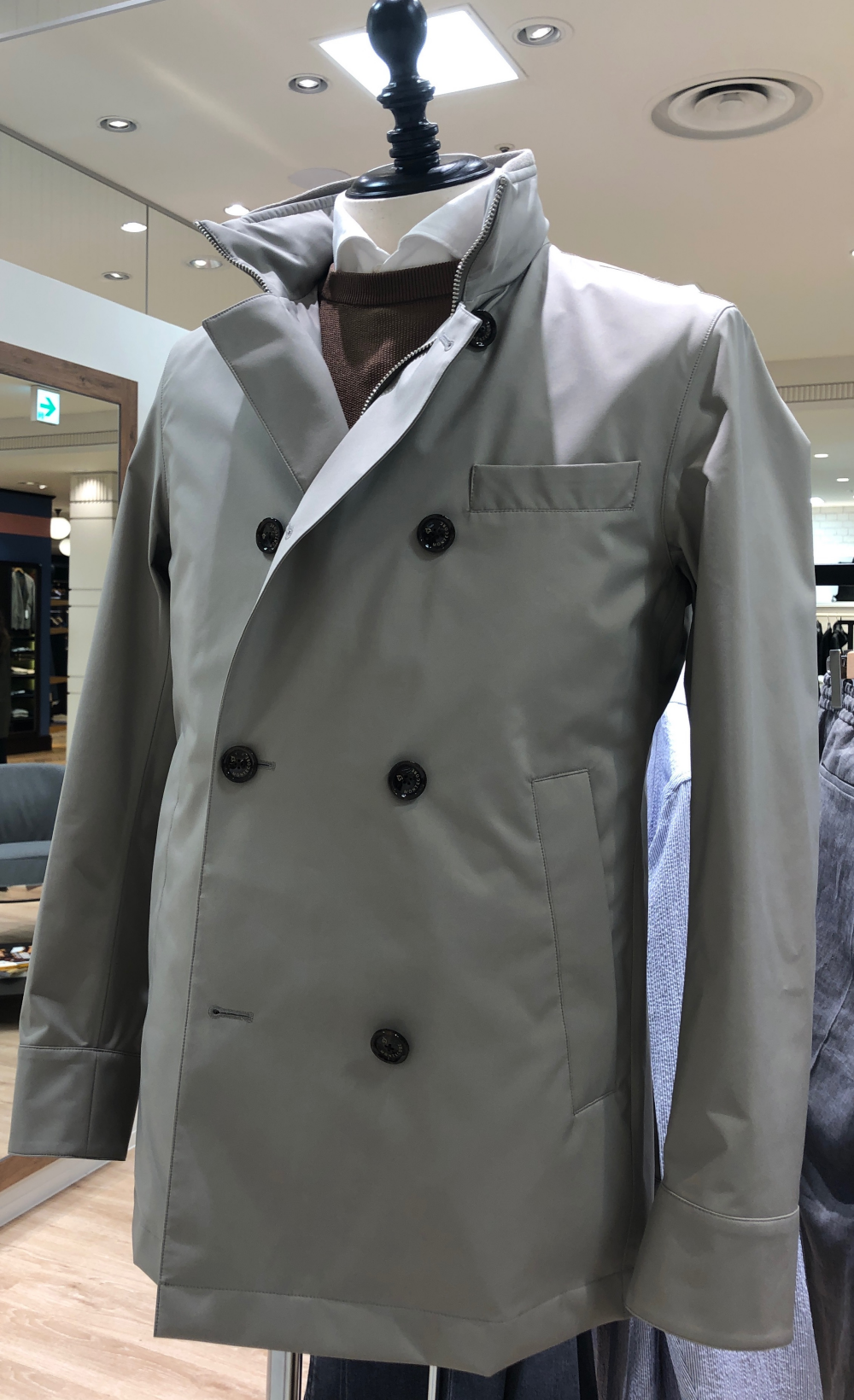 端正さの中に、機能美を。MONTECORE(モンテコーレ)春の新作アウター