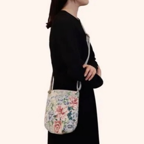フェイラー】これからの時期にぴったりなミニショルダーバッグのご紹介