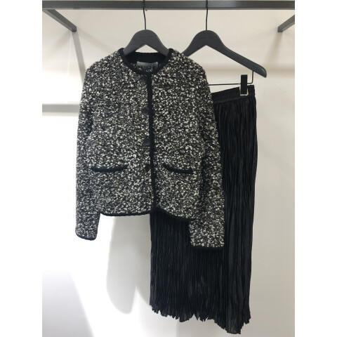 美品 プレミスフォーセオリーリュクス ラムレザー切替ニットジャケット 38 黒 華やぎ】ミックスツイードニットジャケット | セオリーリュクス | 大丸