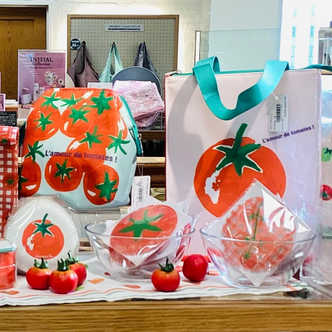 ☆ドマン 陶器製葉とドングリ装飾ピッチャー トマト柄シリーズのキッチン・ランチアイテムが登場🍅 | アフタヌーン