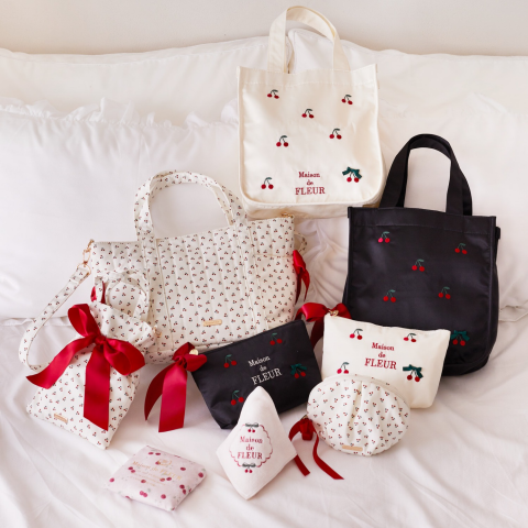メゾンドフルール　チェリー柄ボストンバッグ　Maison de FLEUR メゾン ド フルール Maison de FLEUR チェリー柄ボストンバッグ