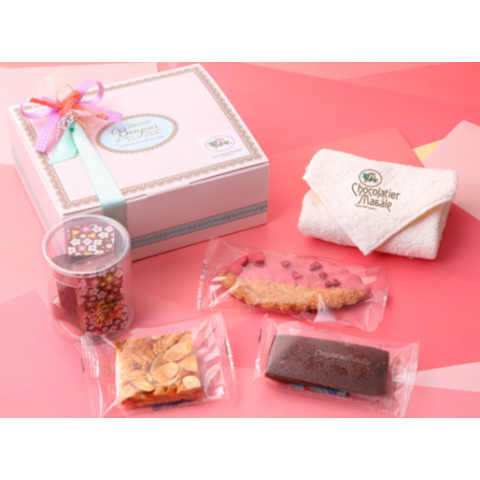 マサールオリジナルハンカチがセットになった母の日限定ギフトボックス