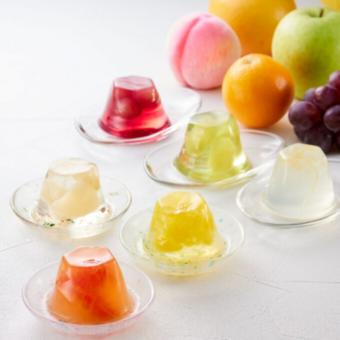 洋菓子派のあなた。暑い日はキンキンに冷したゼリーを！
