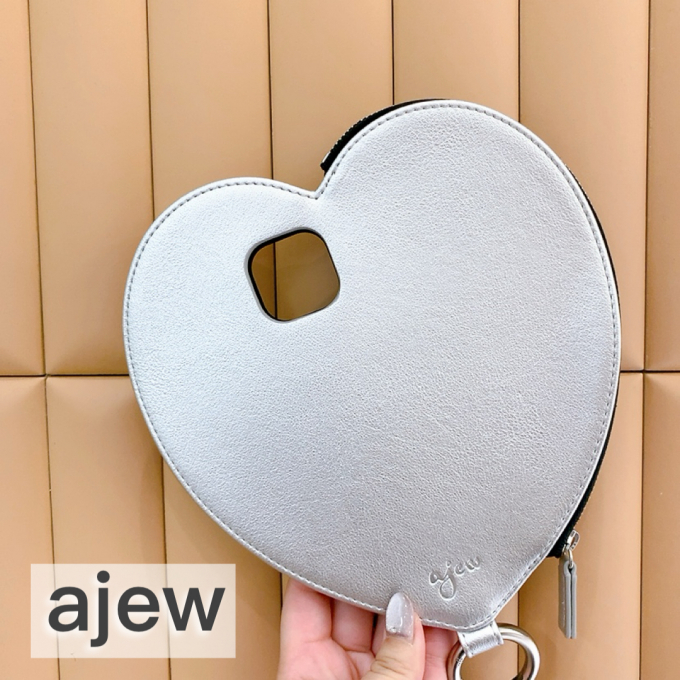 ﻿【Love❤︎zakka!】存在感抜群のスマホケースからNEWカラーが登場✨
