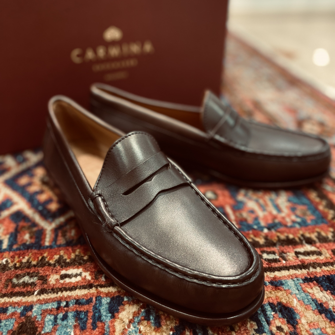 スペイン靴の名門《CARMINA》