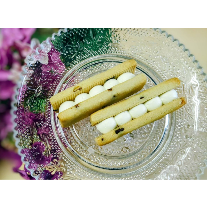 北海道滝川市からのお取り寄せ商品「ホワイトチョコバターサンド」のご案内
