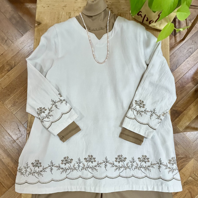 💐刺繍が素敵なチュニックブラウス💐