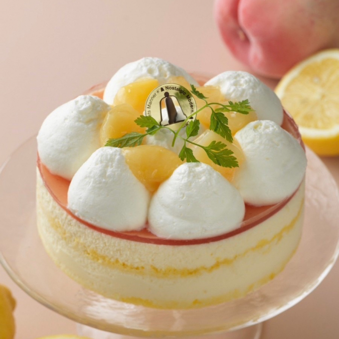 期間限定ケーキ ｢桃とレモンのミルキームース」