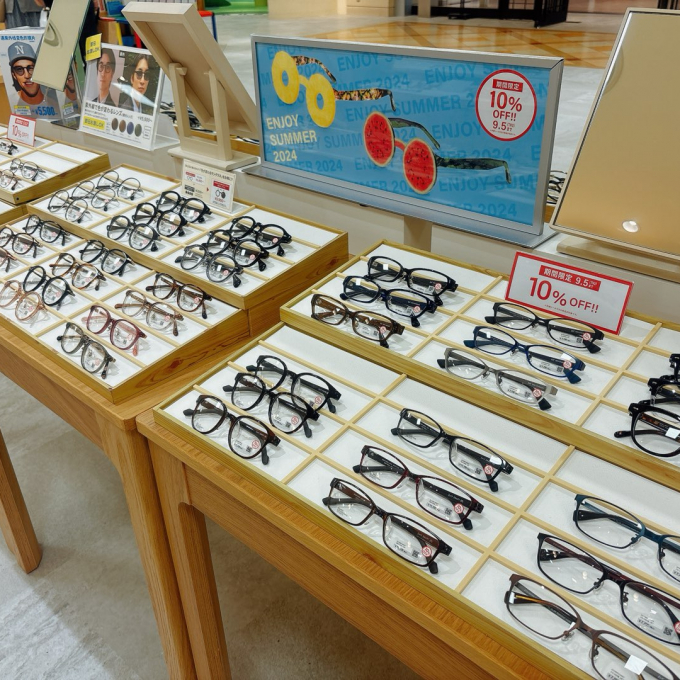【セール商品追加🎉】ダテメガネにも最適✨人気のフレームが１０％オフ😍