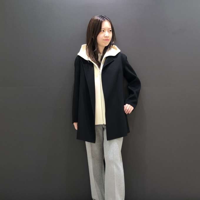レイヤードで冬も使えるフードジップベスト