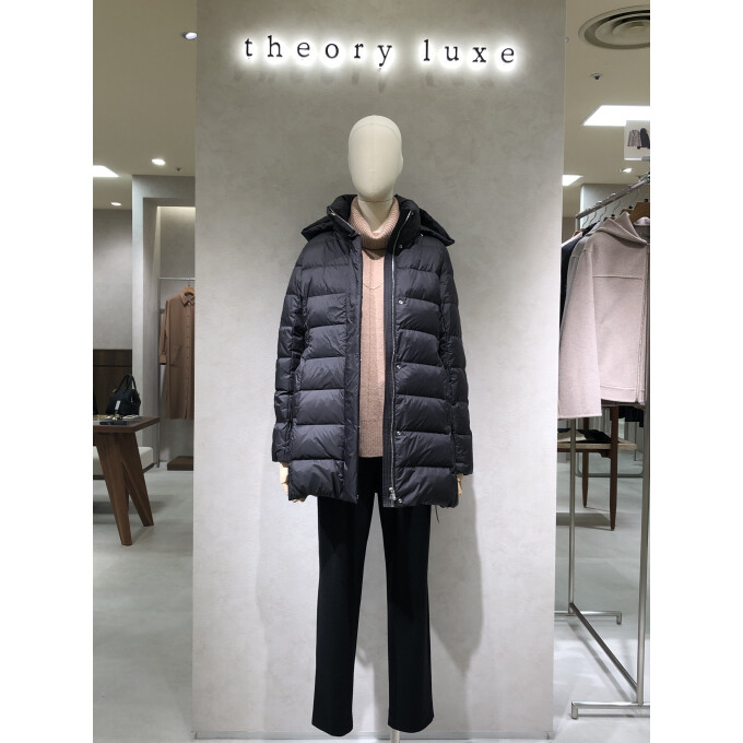【ダウンコート】フード付きダウンコート先行入荷！