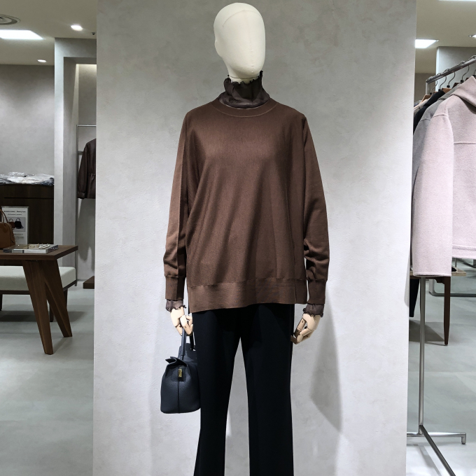 【秋のニットスタイル】秋色リラクシーニット