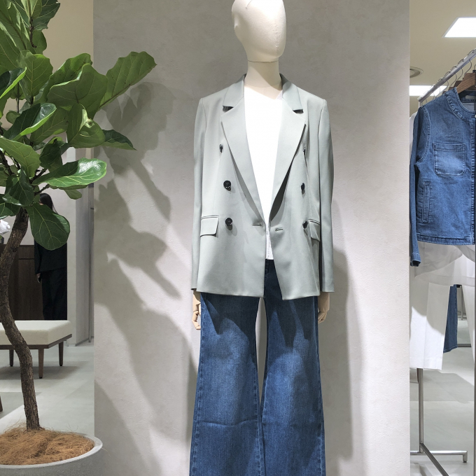 春のジャケットスタイル