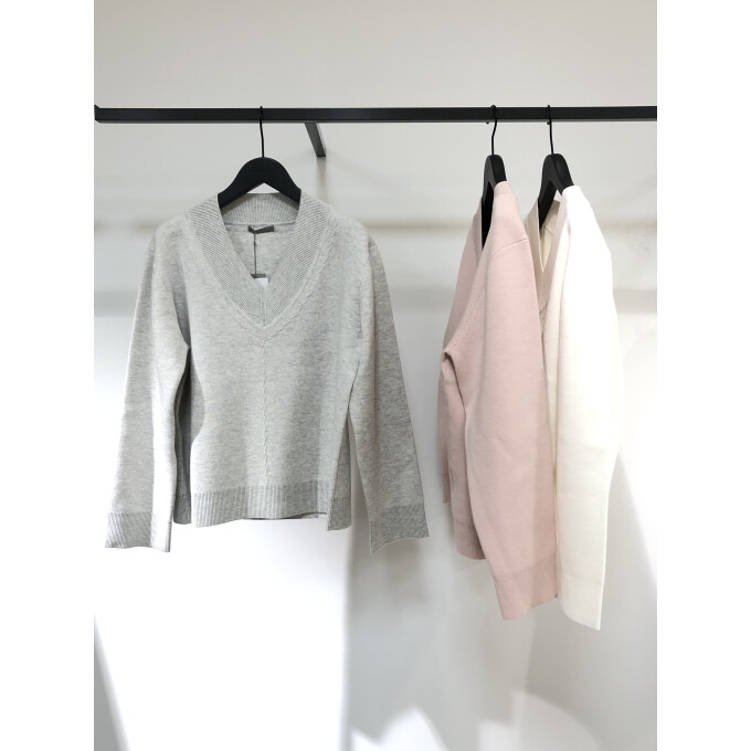 【新作】今から着られる春ニット