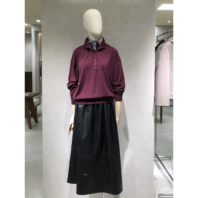 【秋のニットスタイル】フロントボタンニット
