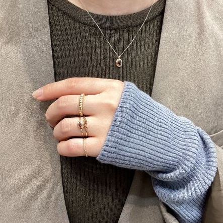 1月誕生石　ガーネット