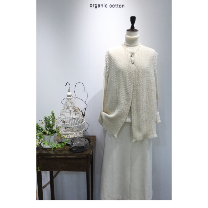 華やぐツイードのベスト