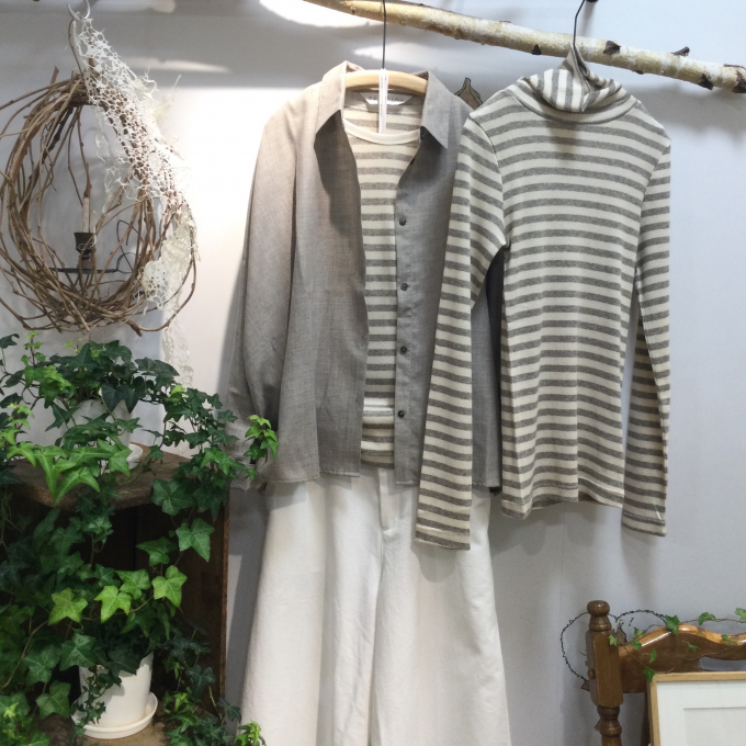 コットンのナチュラル×ヤク混のグレーのボーダー