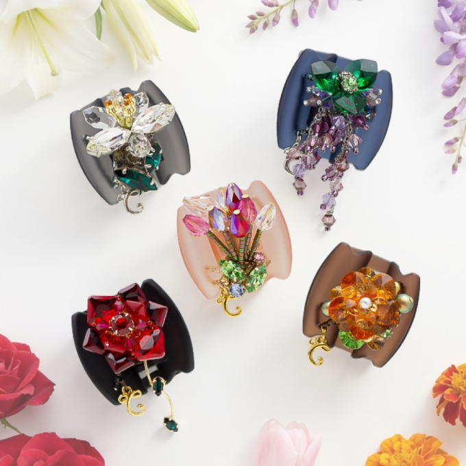” さりげなく、品よく、華やかに。” 大人の装いに寄り添うヘアクリップ