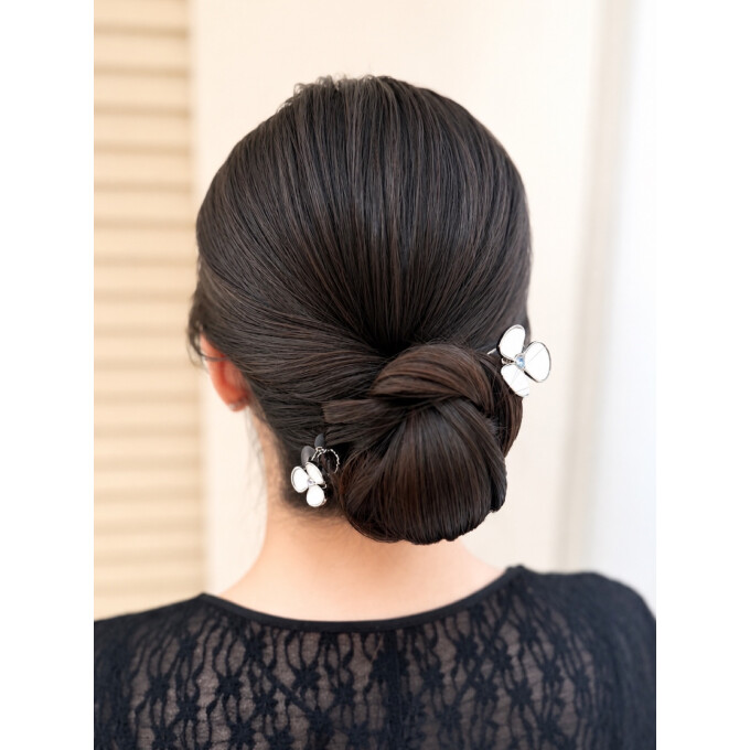「夏のまとめ髪を格上げ。簡単・上品・涼しげに仕上がるヘアアクセサリー」