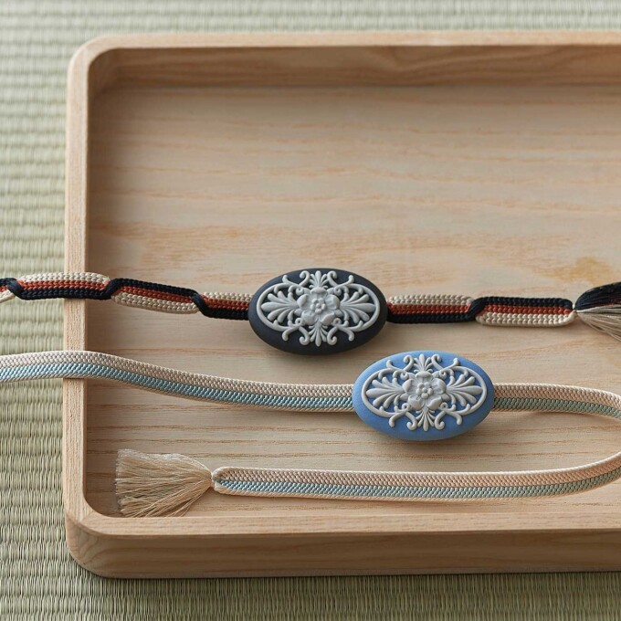 【ウェッジウッド】新商品　ジャスパー 帯留め アラベスク