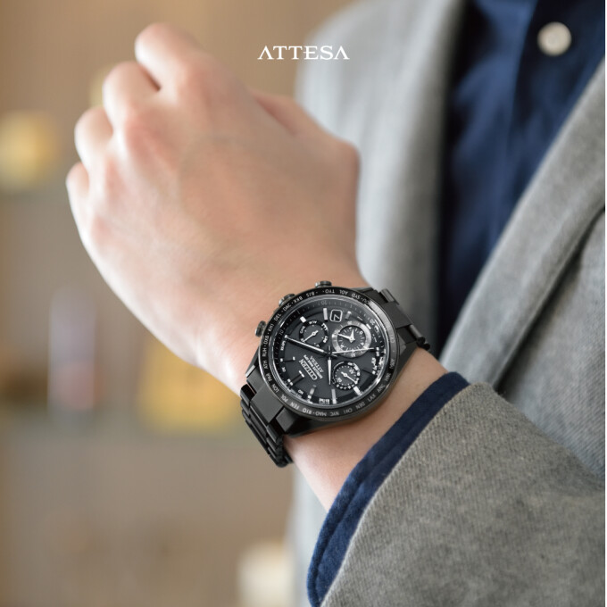 〈シチズン〉サファイアベゼルを採用したアテッサのフラッグシップモデル