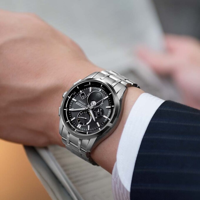 〈シチズン〉月齢自動計算機能「ルナプログラム」搭載モデル