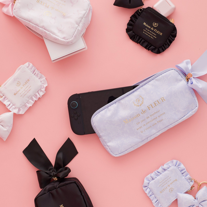 電子機器をおしゃれに持ち運べるガジェットポーチが登場🎀