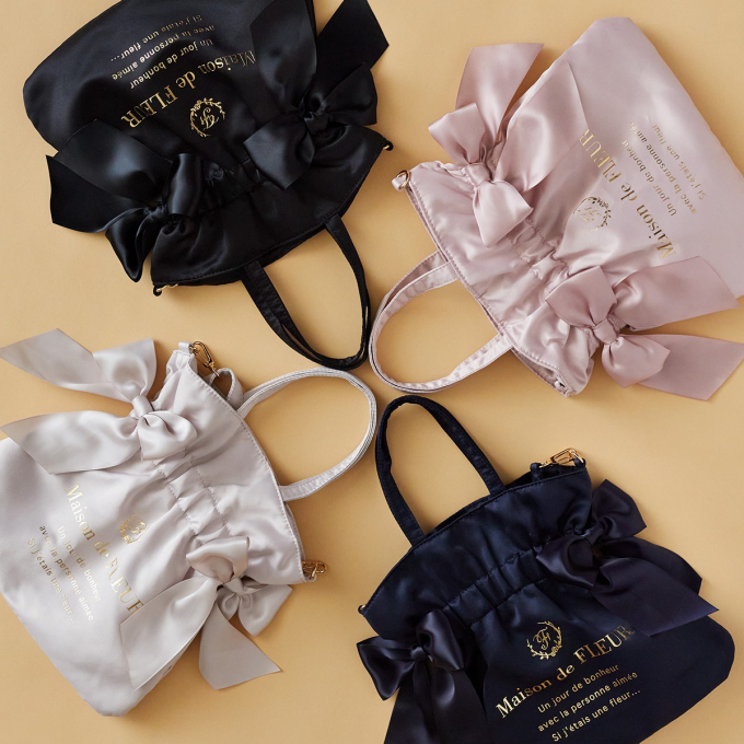 定番バッグのミニショルダータイプに新色登場🎀