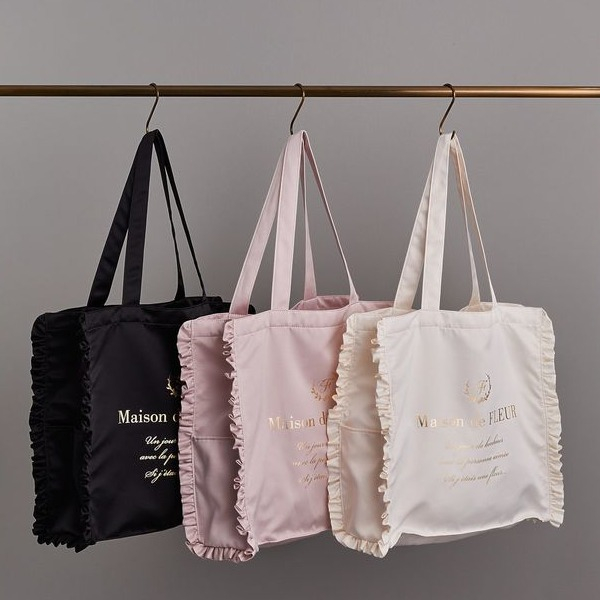 サテン生地のトートバッグが発売🎀