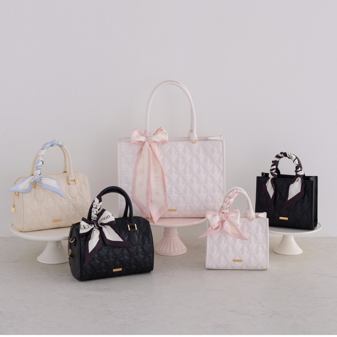 リボン柄キルティング生地を使用した 大人気シリーズに新デザインが登場🎀