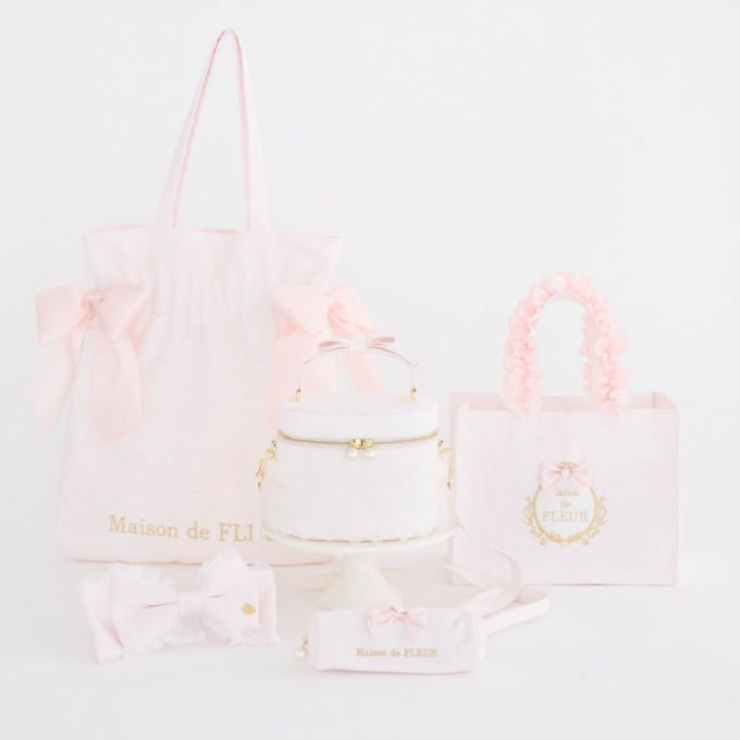 王道のガーリーデザインのレースリボンシリーズが登場🎀