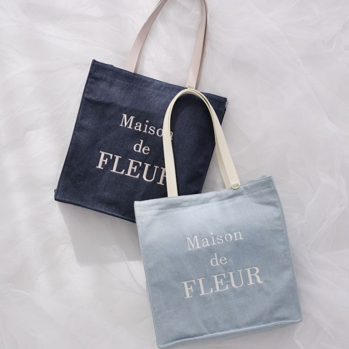 人気のスクエアトートバッグにデニム生地の新作が登場🎀