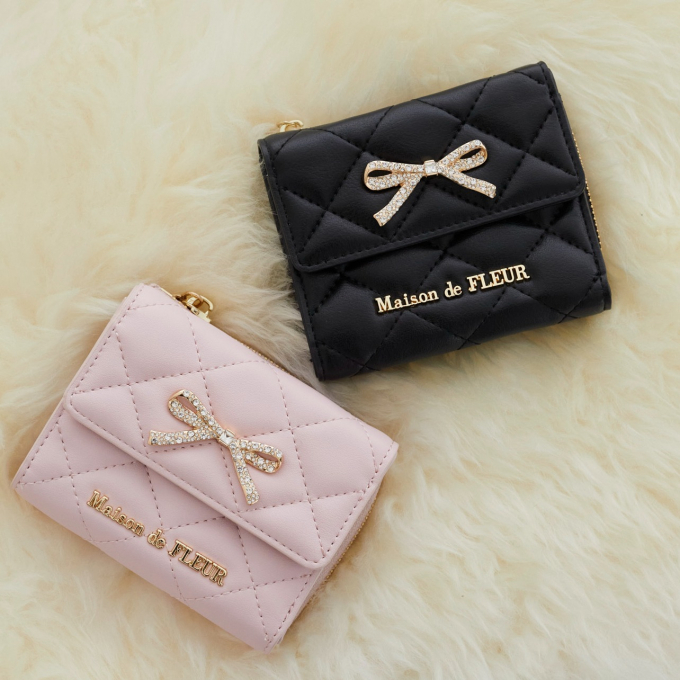 キルティングとリボンビジューを合わせた大人可愛いウォレットが登場🎀