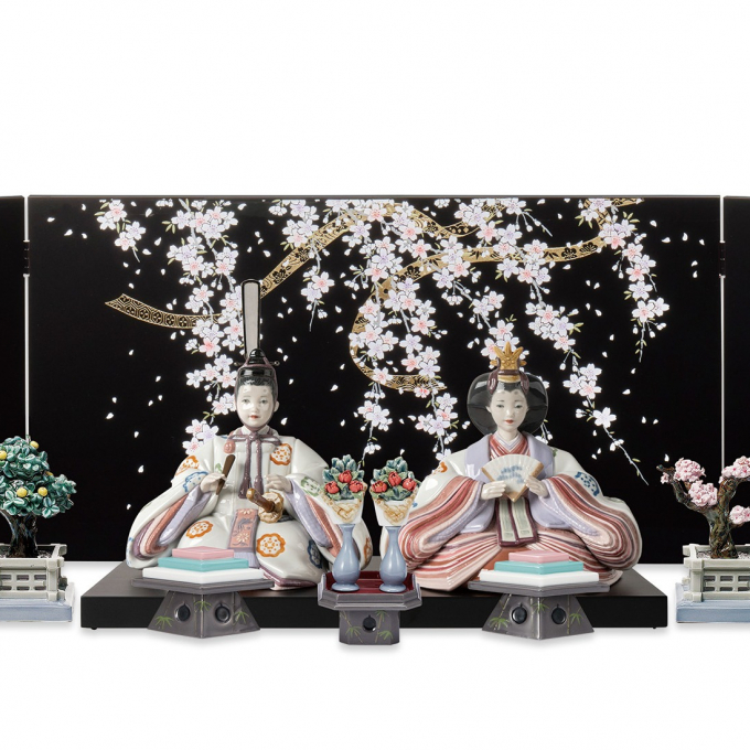 【リヤドロ　大丸札幌店】お手入れ簡単、磁器の雛人形。