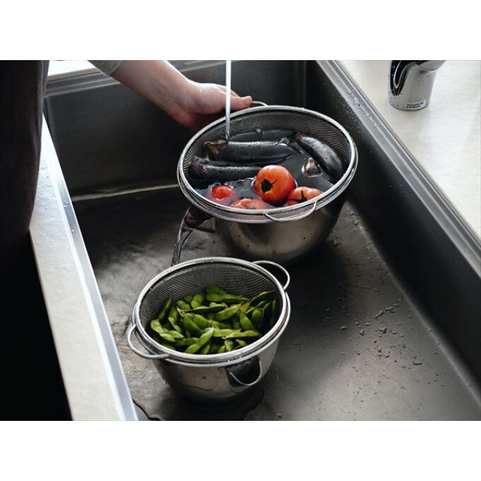 水が口から流れてあふれない「家事問屋 横口ボウルザルセット 26」