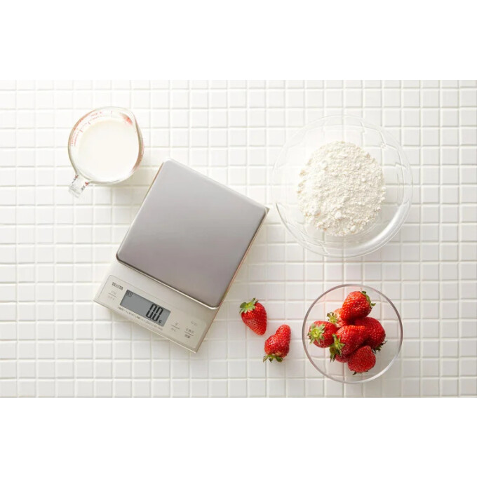 高精度でパン作りにぴったり「タニタ デジタルクッキングスケール KD-321」