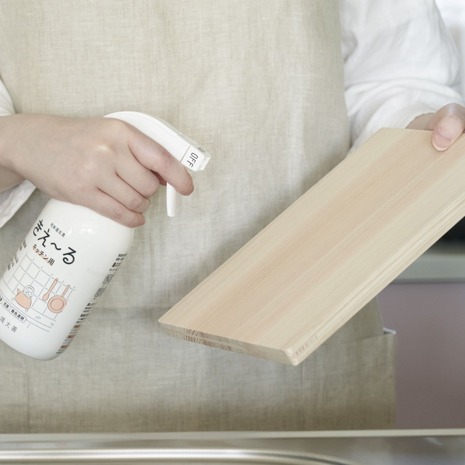 天然成分100%の消臭液「きえ～る」
