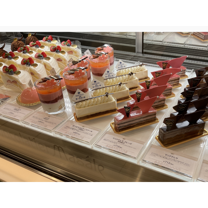 チョコレート好きにはたまらないロールケーキ…。