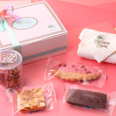 マサールオリジナルハンカチがセットになった母の日限定ギフトボックス🌸