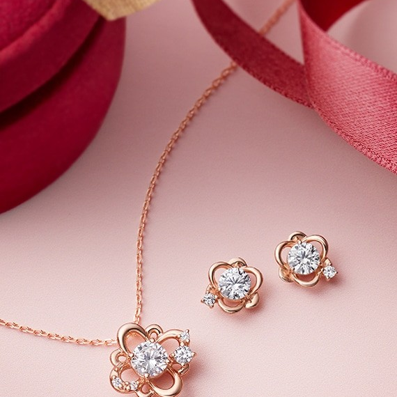 ✨2025★カナル4℃クリスマス限定ジュエリー✨