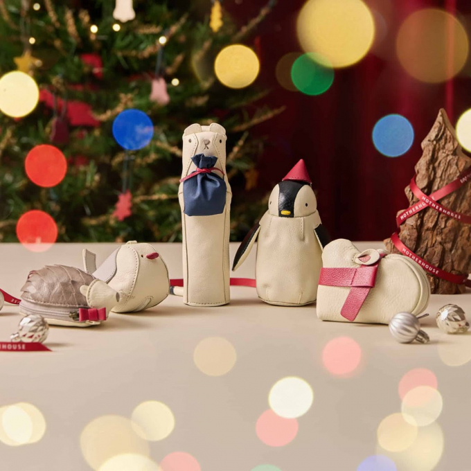 おもわず笑みがこぼれるような、動物をモチーフにした革小物。