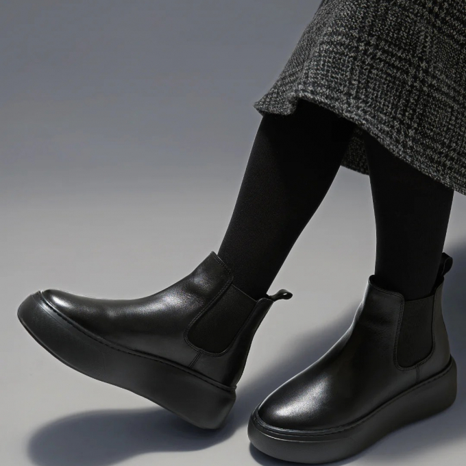 レザーシューズ「THE WALKER」にブーツが新登場。