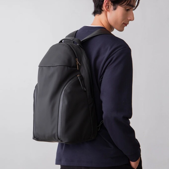 撥水機能が特徴のブラインドサッカーシリーズのバックパック