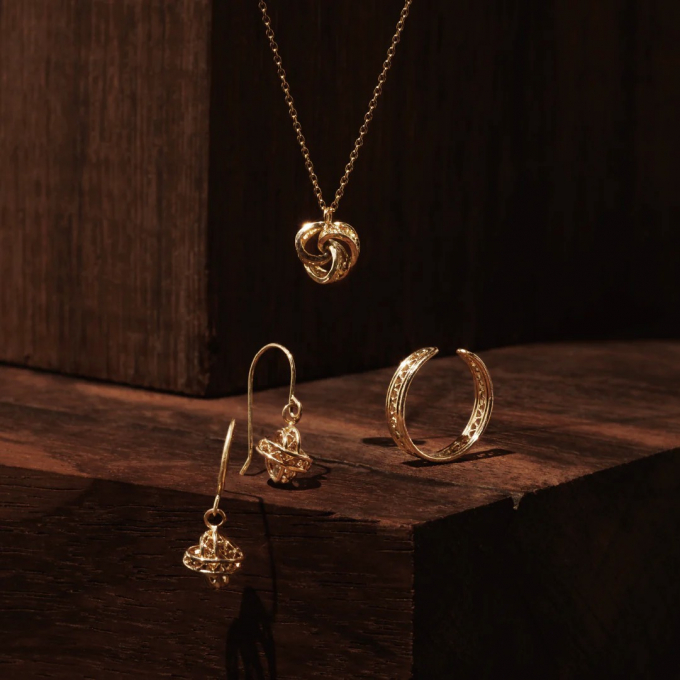 ぬくもりと気品を感じる、繊細な線細工のフィリグリーシリーズ