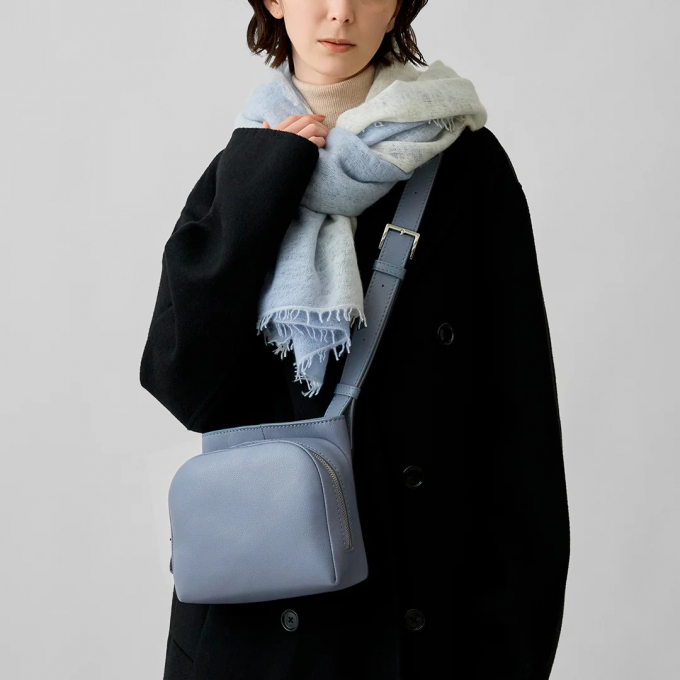 まるで宙（そら）をかけるように軽やかに使える「ソラ 2ウェイショルダー」